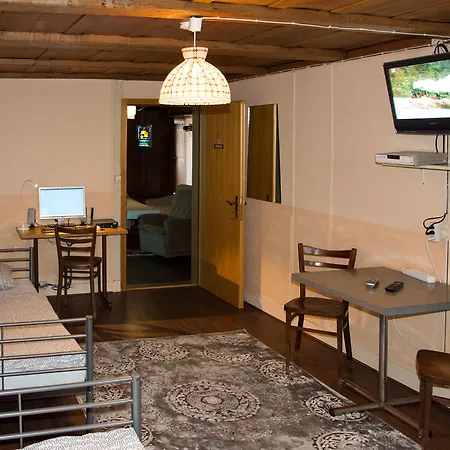 Casa de hóspedes Schoenbrunnen 2*