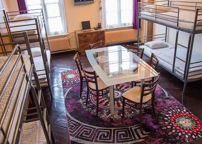 Guest house Schonbrunnen 2*